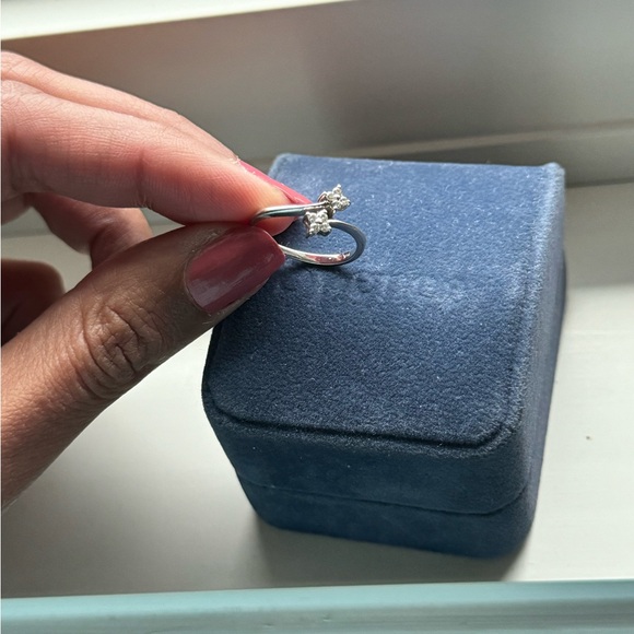 Silver Solitaire Diamond Ring Spence diamonds - Picture 6 of 9